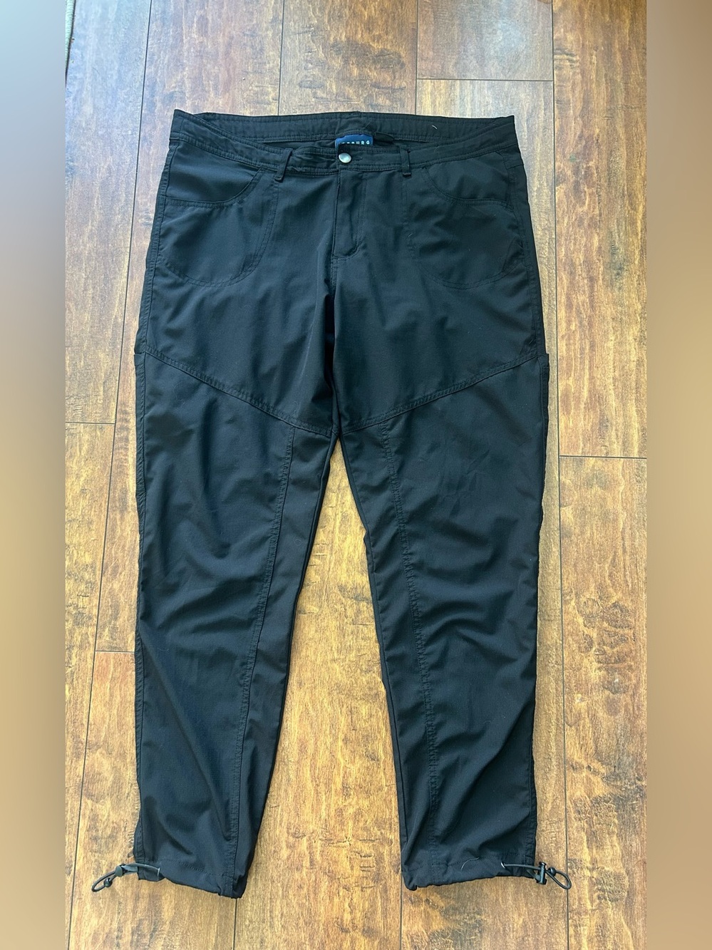 Iceburg Men’s Black Lightweight Stretch Cargo Hiking Pants Sz L Cinch Hem